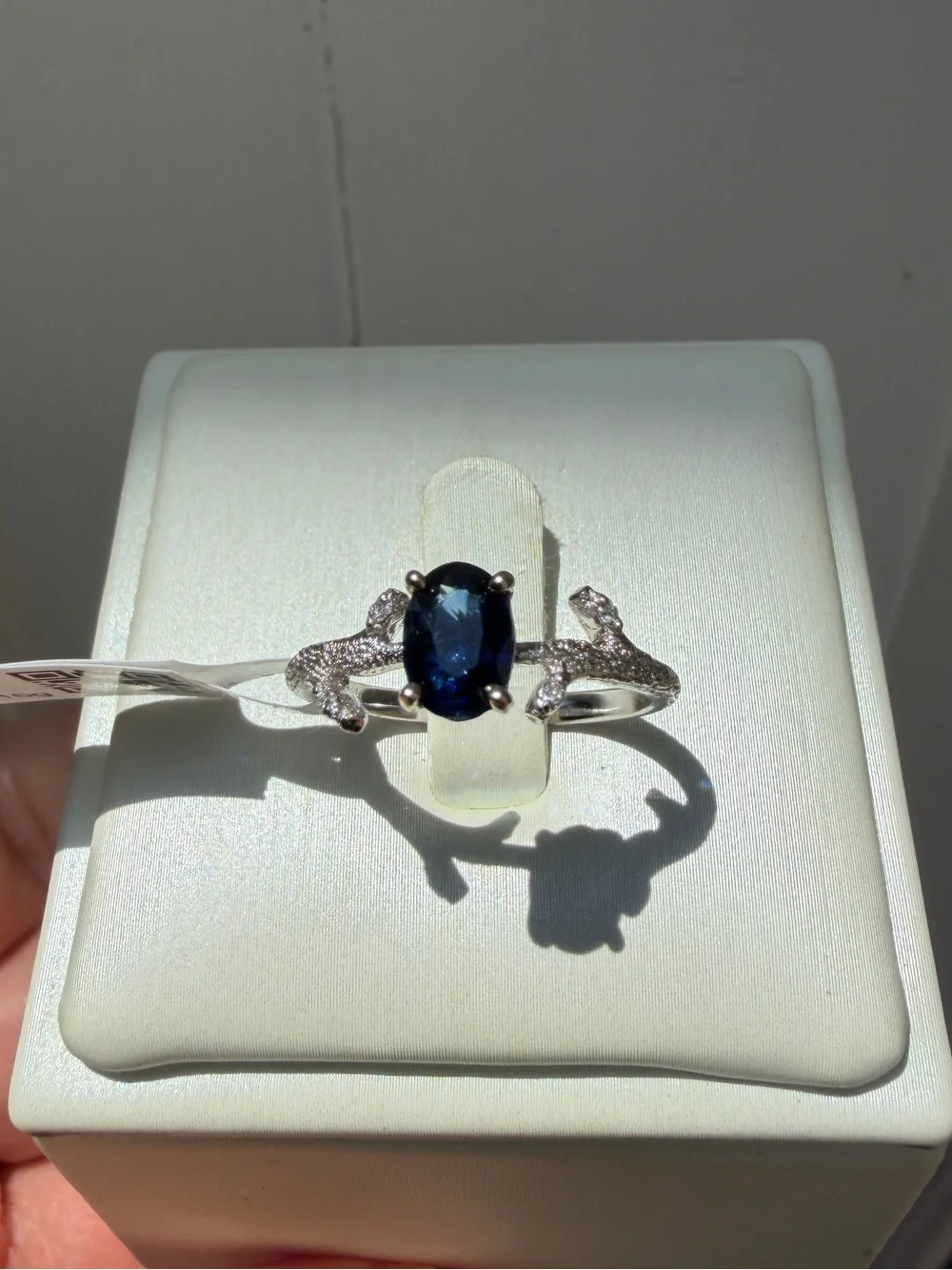 NWT 5x7mm (.8ct) oval‎ cut SAPPHIRE w/ .03ctw accent diamonds, ring in 14kt WG!
